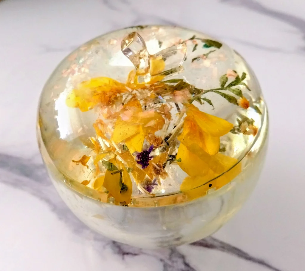 Handmade resin gifts for thoughtful gifting